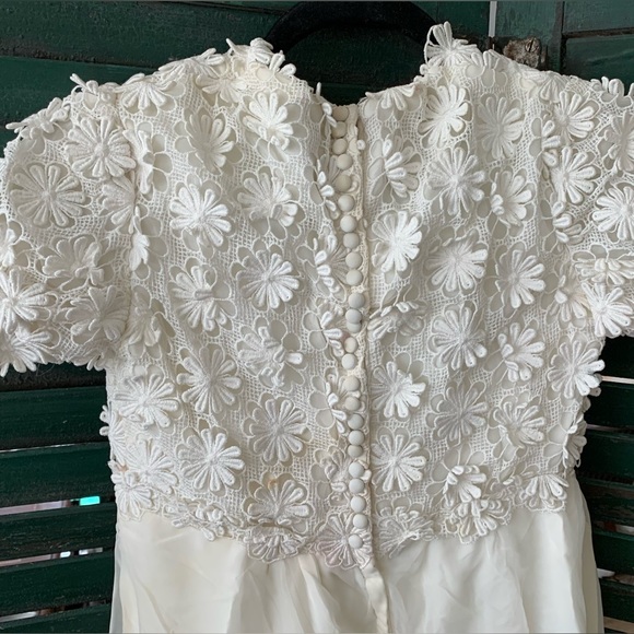 Vintage Wedding Dress- 1960s Alfred Angelo designed by Edythe Vincent 27”W 36”H - Picture 3 of 12